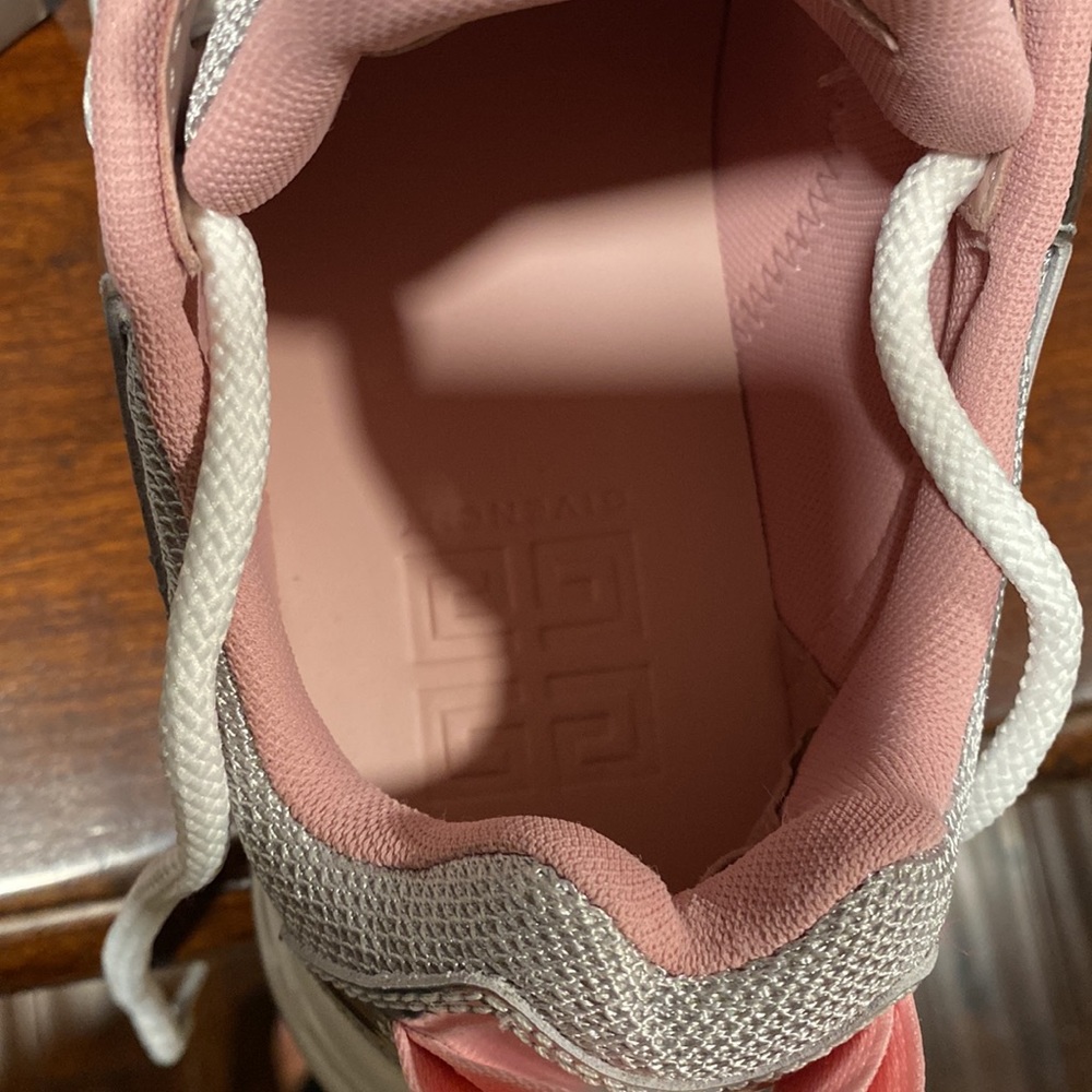 Givenchy tennis shoes - Picture 6 of 6